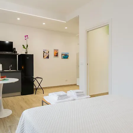 Apartament Centrale-nel Cuore Di Bari- A 5min Dalla Stazione-mucciaccia Design Bari