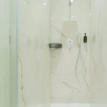 Centrale-nel Cuore Di Bari- A 5min Dalla Stazione-mucciaccia Design Apartament