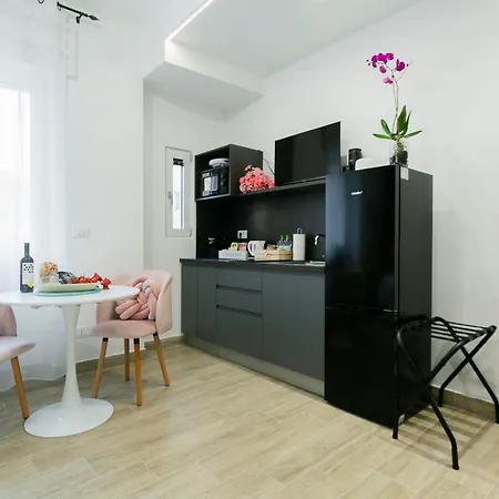 Centrale-nel Cuore Di Bari- A 5min Dalla Stazione-mucciaccia Design