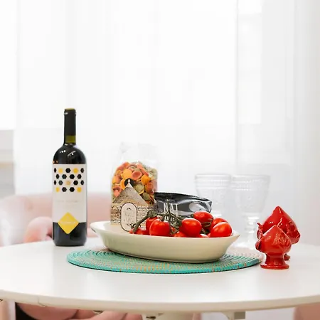 Centrale-nel Cuore Di Bari- A 5min Dalla Stazione-mucciaccia Design Apartamento