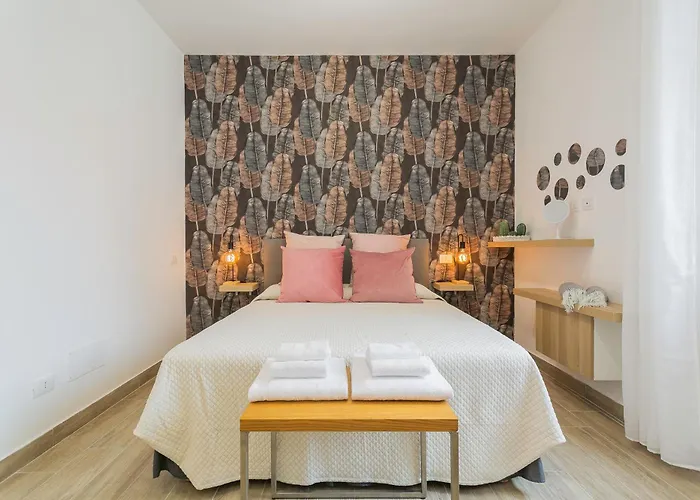 Centrale-nel Cuore Di Bari- A 5min Dalla Stazione-mucciaccia Design * Бари