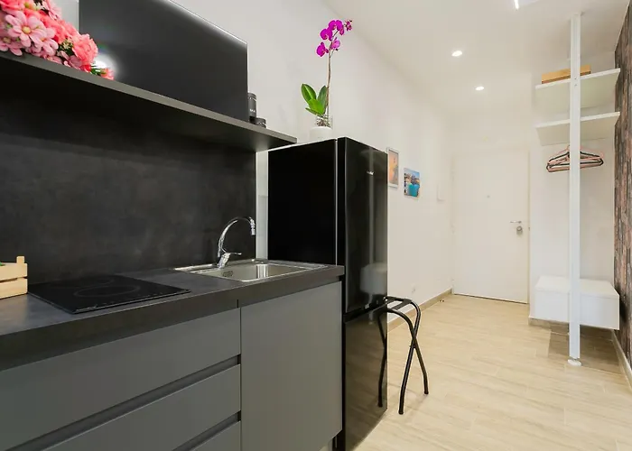 Centrale-nel Cuore Di Bari- A 5min Dalla Stazione-mucciaccia Design Bari