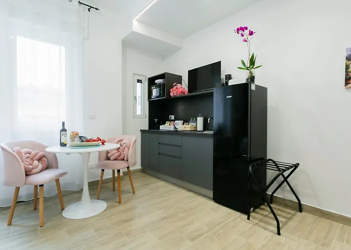 Centrale-nel Cuore Di Bari- A 5min Dalla Stazione-mucciaccia Design