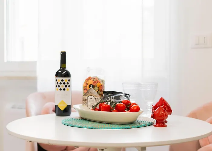 Centrale-nel Cuore Di Bari- A 5min Dalla Stazione-mucciaccia Design Apartment