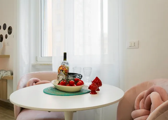 Centrale-nel Cuore Di Bari- A 5min Dalla Stazione-mucciaccia Design Apartment